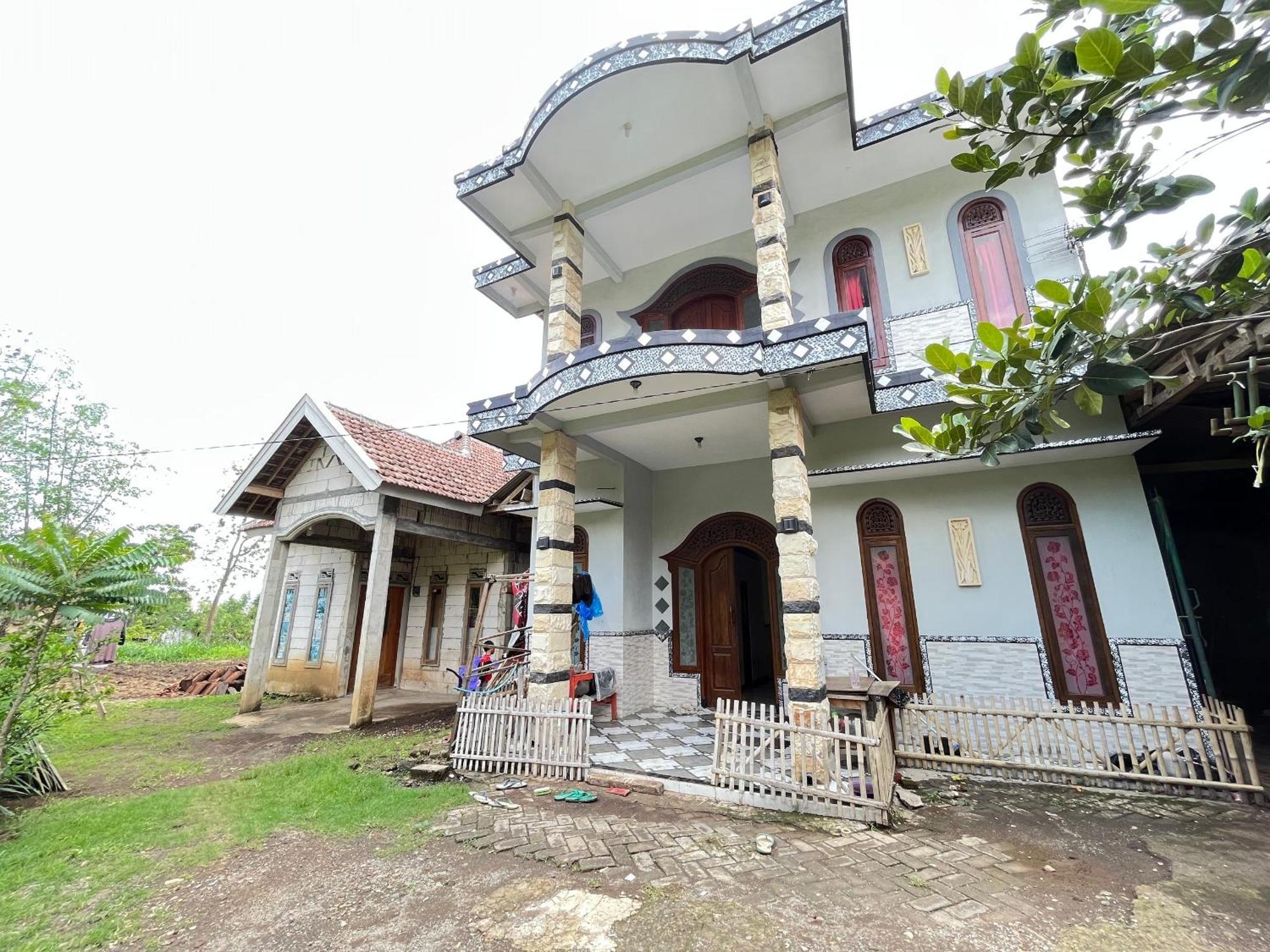 Spot On 93423 Kost Berkah Near Kebun Teh Wonosari Hotel Lawang Exterior photo